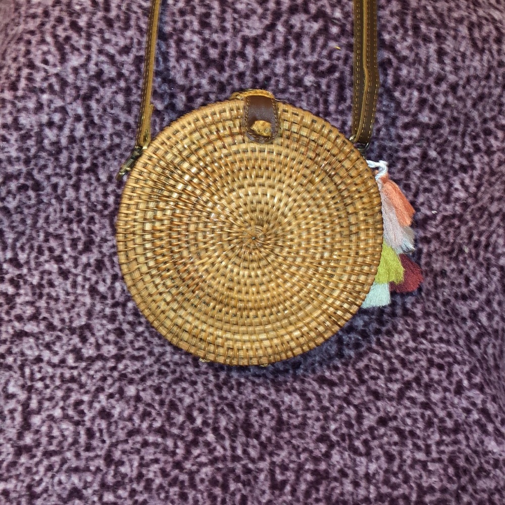 Handwoven Round Rattan Purse - Picture 3 of 4